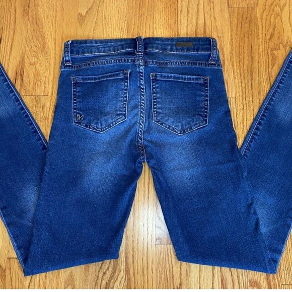 Kut From The Kloth  Toothpick Skinny Medium Blue Jeans Mid Rise - Sz 0 - Picture 6 of 9